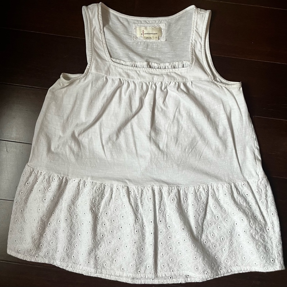 EUC Anthropology Women’s white sleeveless eyelit top size small